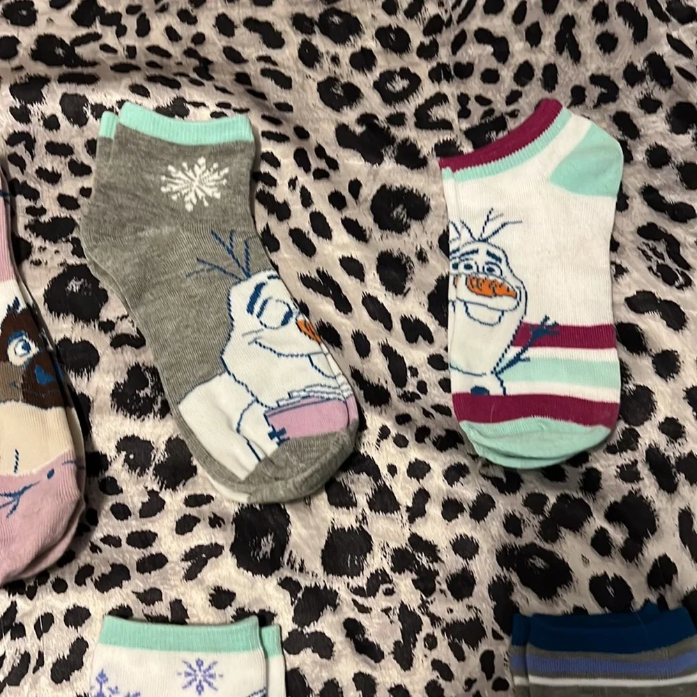 🆑FINAL PRICE‼️ 7 Frozen 2 socks kids L crew, quarter, and no show